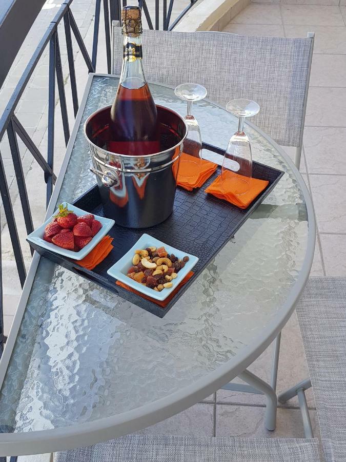 Ria Court 33 Apartment Larnaca Exterior photo